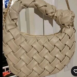 Urban Expressions Nadia Crossbody Beige